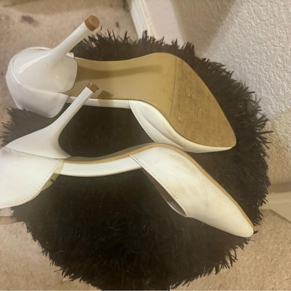 Heels “7/8 White with neck accent - Picture 13 of 16